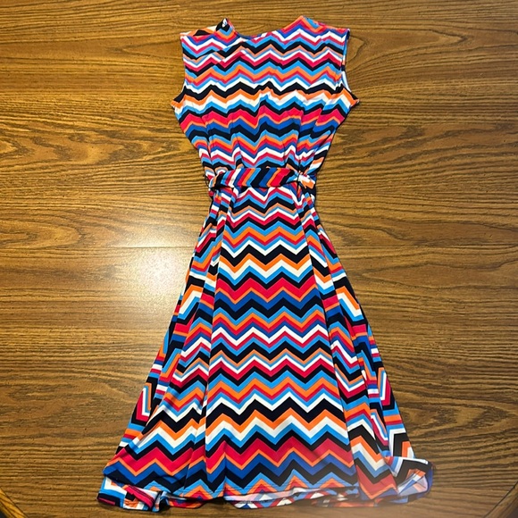 Leota Finnely Faux Wrap Tie Chevron Dress - Picture 2 of 7